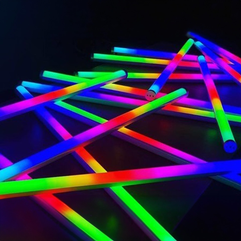 Glowing Astera Titan Tube comes 1m long in a pack of 8 perfect for photography and decorative