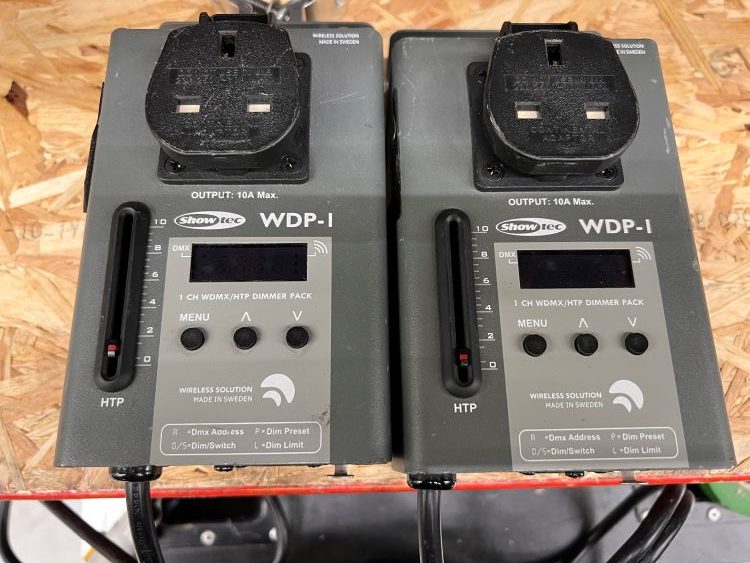 2x Showtec WDP-1 wireless 1ch dmx dimmer 750