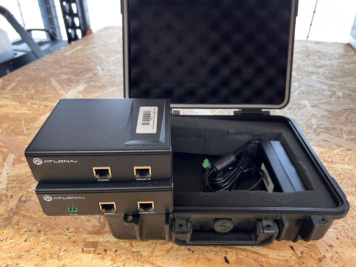 1x Atlona AT-HDRX-RSNET hdmi over cat5 extender